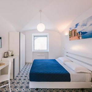 A Gradillo Holiday Rooms